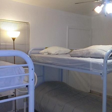 Хостел Downtown Hollywood Beach Students' Dorm Екстер'єр фото